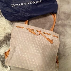 Dooney & Bourke